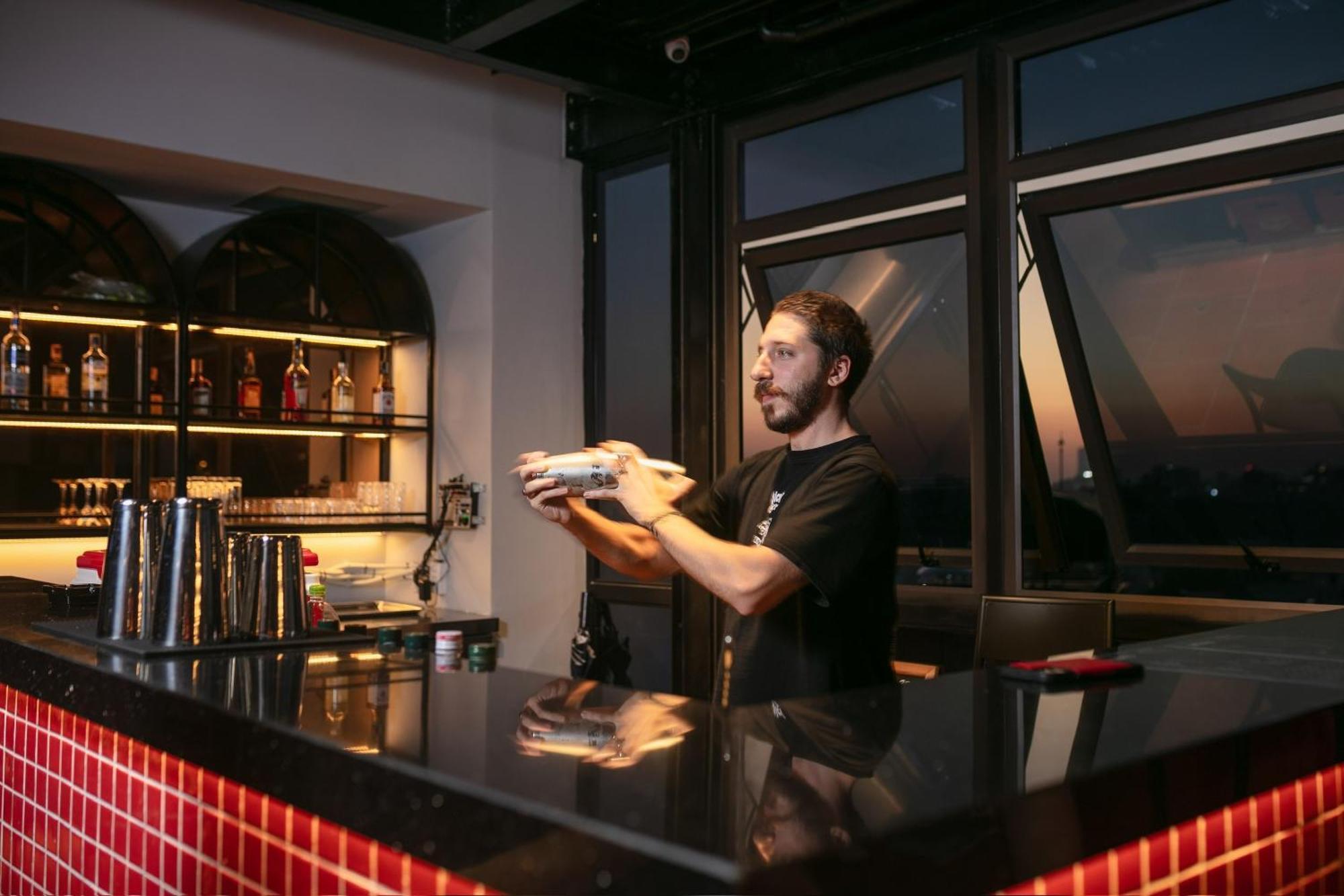 Lakeview Backpackers Hostel & Rooftop Bar Hanoi Exterior foto