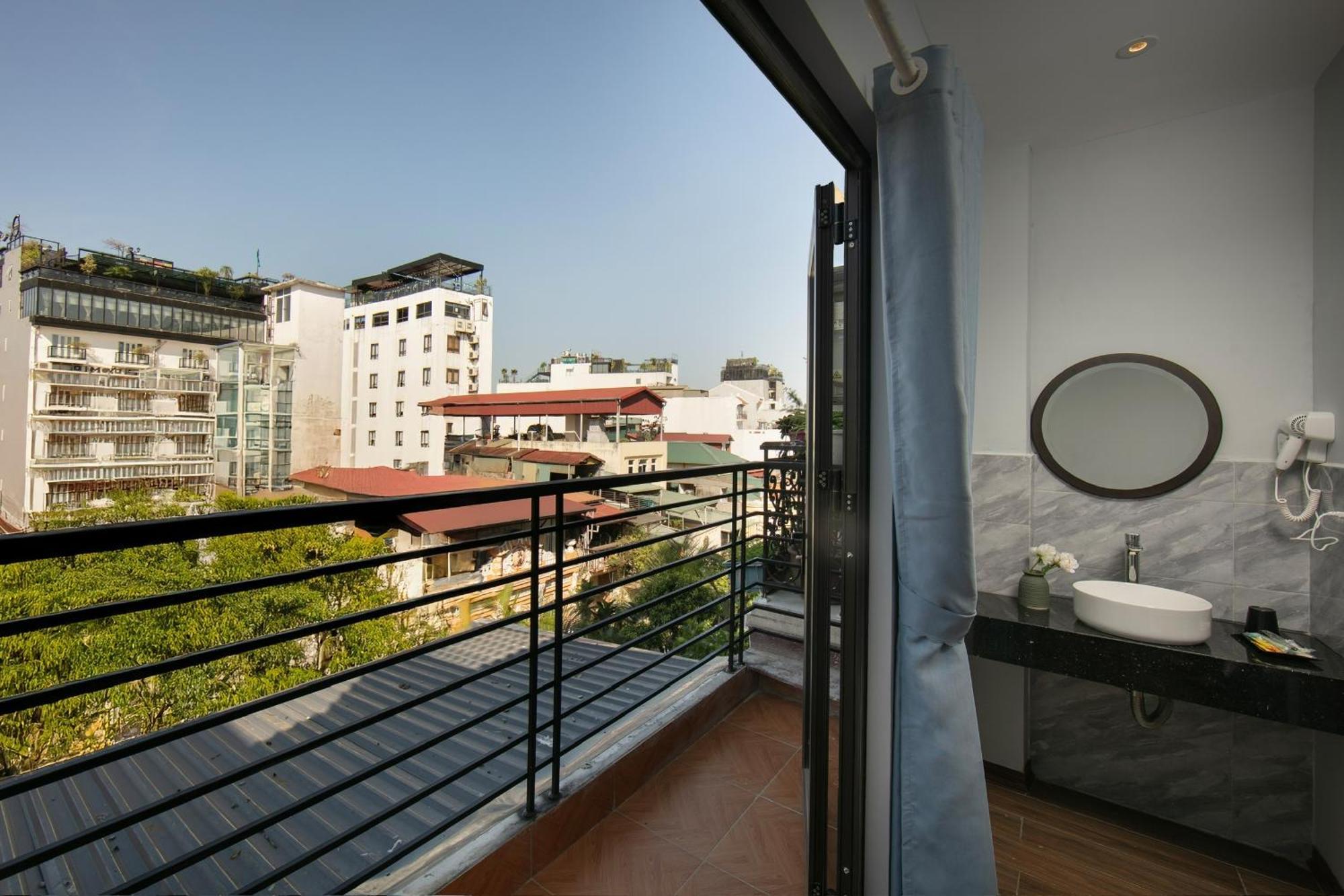 Lakeview Backpackers Hostel & Rooftop Bar Hanoi Exterior foto
