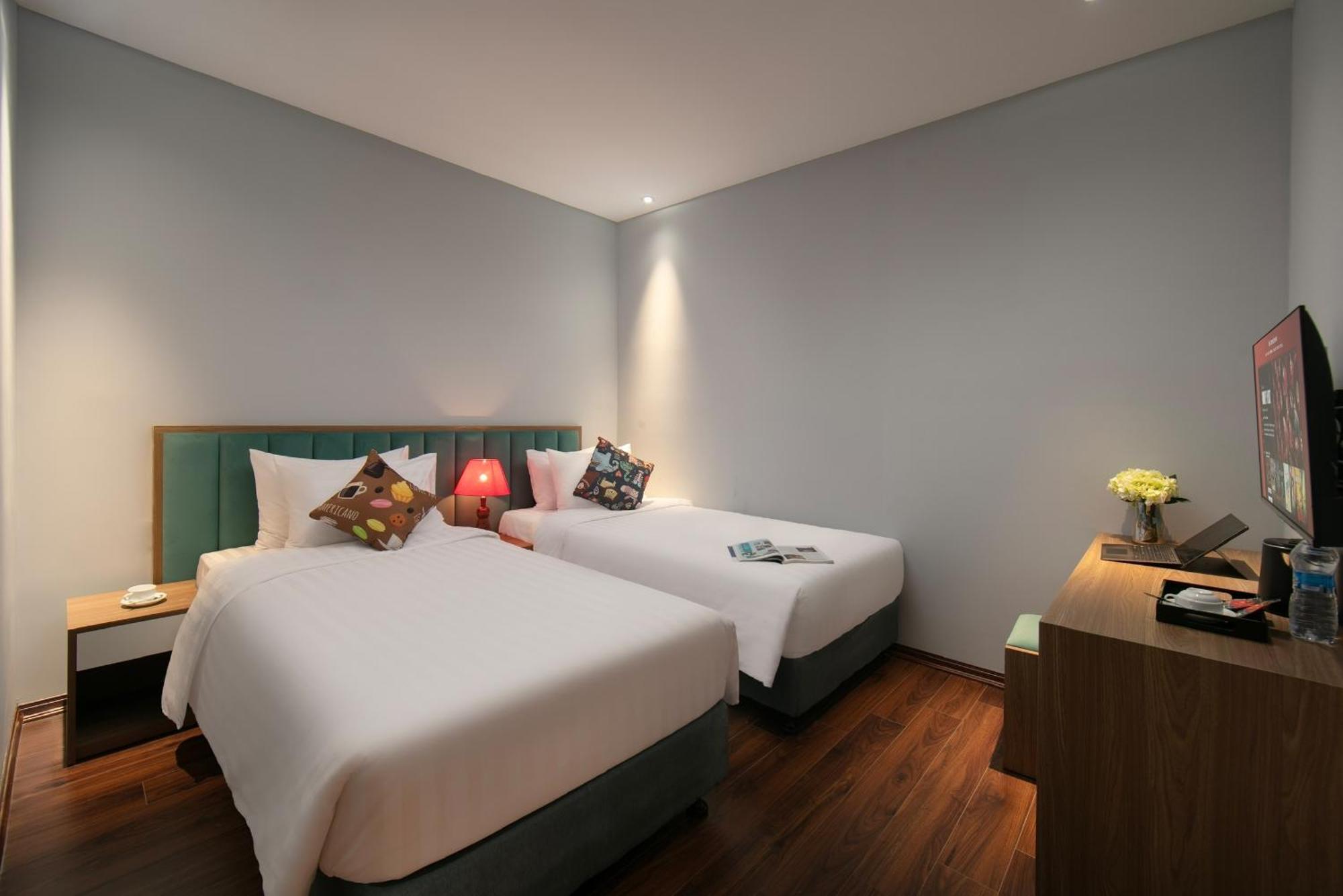 Lakeview Backpackers Hostel & Rooftop Bar Hanoi Exterior foto